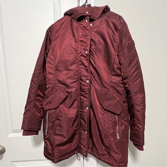 Abercrombie & Fitch Jacket Coat Men’s Medium Parka Puffer Faux Fur Hood Burgundy - Picture 1 of 12